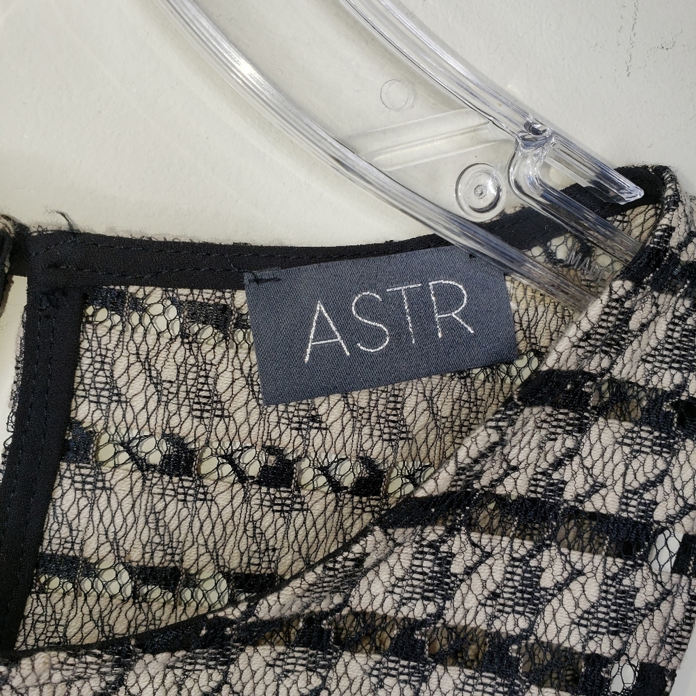 Astr Lacy Openwork Sleeveless Top Black & Tan Size XS - Picture 9 of 11